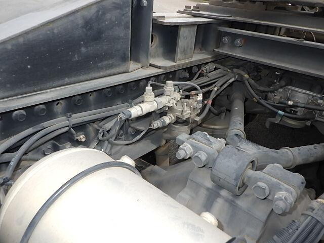 日野プロフィアトレーラーヘッド（トラクターヘッド）大型（10t）[写真16]