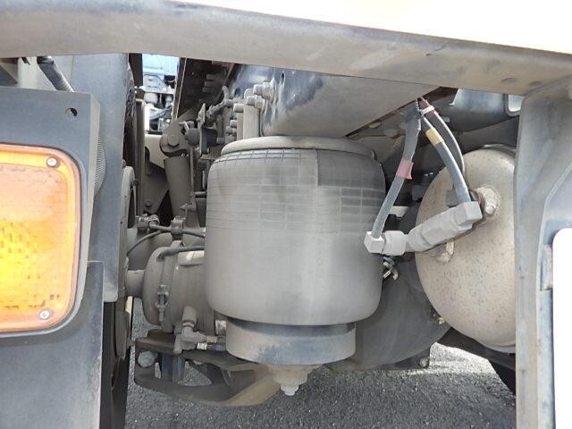 日野プロフィアトレーラーヘッド（トラクターヘッド）大型（10t）[写真21]