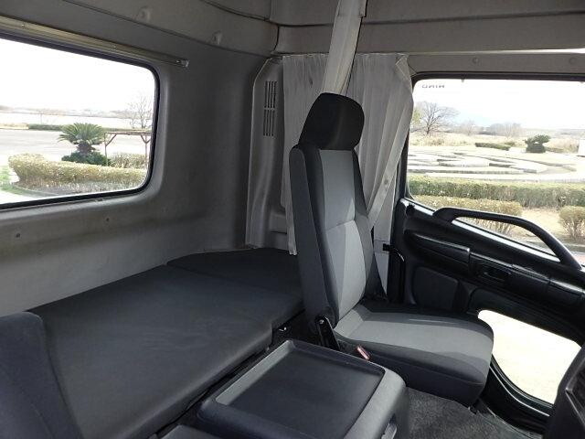 日野プロフィアトレーラーヘッド（トラクターヘッド）大型（10t）[写真25]