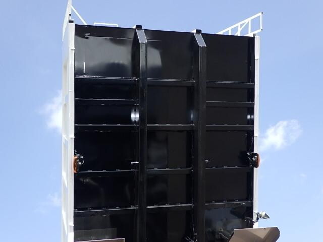 三菱ふそうスーパーグレート深ダンプ（土砂禁ダンプ）大型（10t）[写真14]