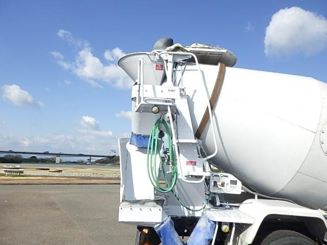 日野レンジャーミキサー車（コンクリートミキサー）増トン（6t・8t）[写真07]