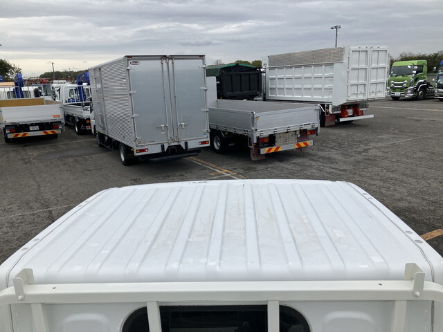 日産アトラス平ボディ小型（2t・3t）[写真12]