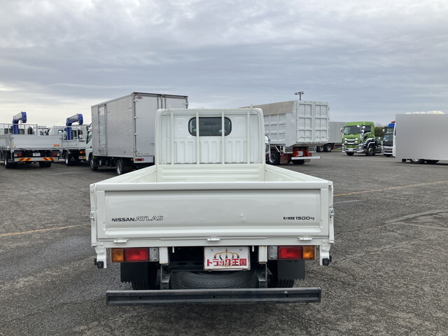 日産アトラス平ボディ小型（2t・3t）[写真13]
