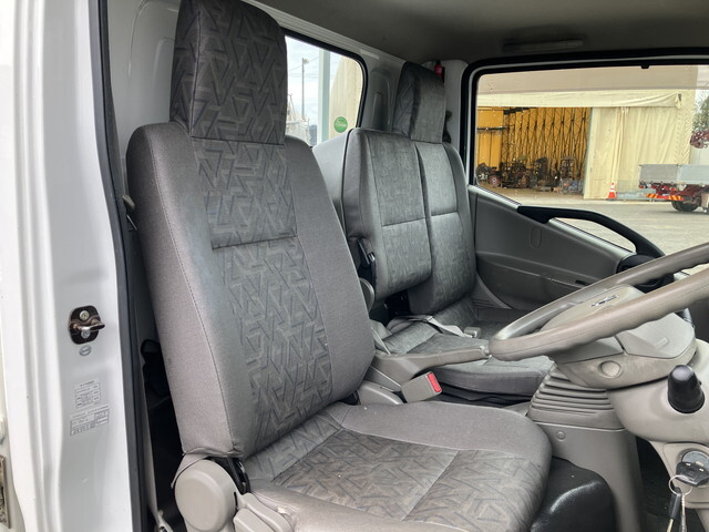 日産アトラス平ボディ小型（2t・3t）[写真29]