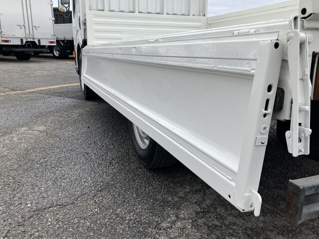 日産アトラス平ボディ小型（2t・3t）[写真09]