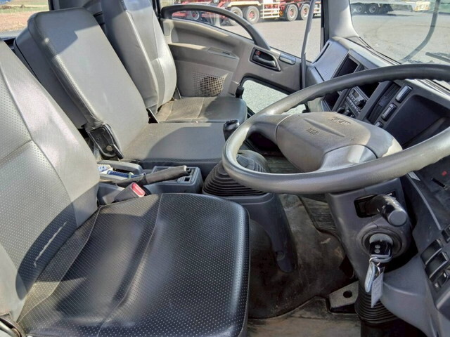 いすゞフォワードクレーン4段中型（4t）[写真34]