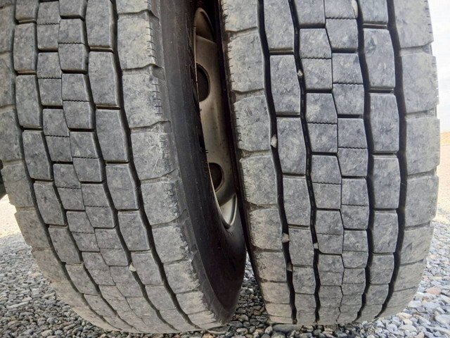 いすゞフォワードクレーン4段中型（4t）[写真39]