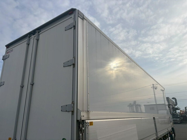 三菱ふそうスーパーグレートパネルウイング大型（10t）[写真02]