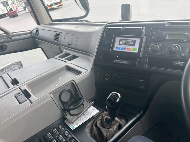 三菱ふそうスーパーグレートパネルウイング大型（10t）[写真20]