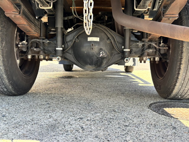 三菱ふそうキャンター平ボディ小型（2t・3t）[写真11]