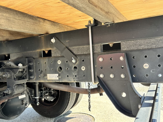 三菱ふそうキャンター平ボディ小型（2t・3t）[写真16]