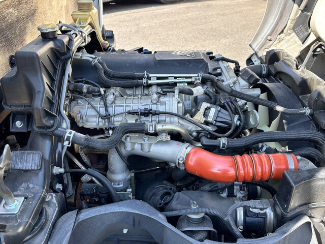 三菱ふそうキャンター平ボディ小型（2t・3t）[写真27]