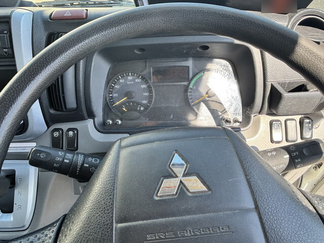 三菱ふそうキャンター平ボディ小型（2t・3t）[写真33]