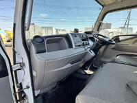 三菱ふそうキャンター平ボディ小型（2t・3t）[写真39]