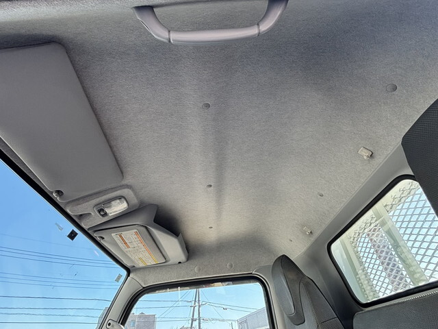 三菱ふそうキャンター平ボディ小型（2t・3t）[写真40]