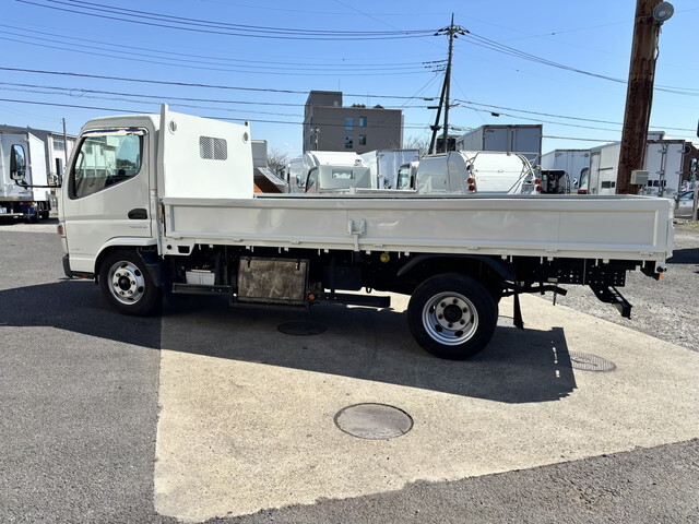 三菱ふそうキャンター平ボディ小型（2t・3t）[写真06]