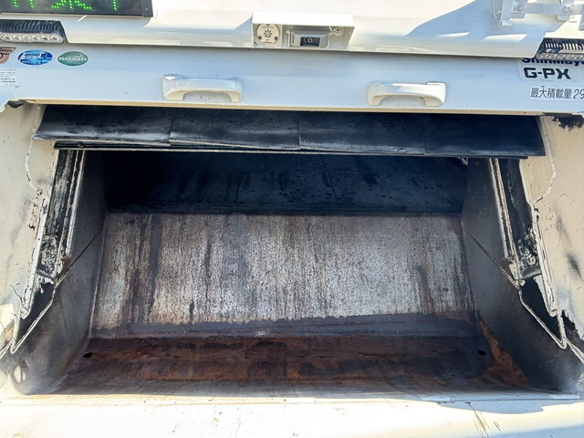 いすゞエルフパッカー車（塵芥車）小型（2t・3t）[写真11]