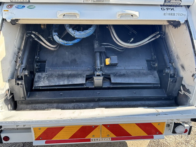 いすゞエルフパッカー車（塵芥車）小型（2t・3t）[写真12]