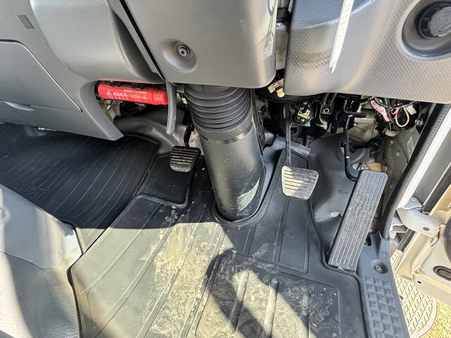 いすゞエルフパッカー車（塵芥車）小型（2t・3t）[写真28]