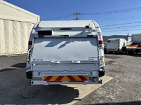 いすゞエルフパッカー車（塵芥車）小型（2t・3t）[写真06]