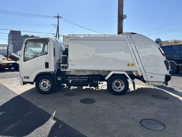 いすゞエルフパッカー車（塵芥車）小型（2t・3t）[写真06]