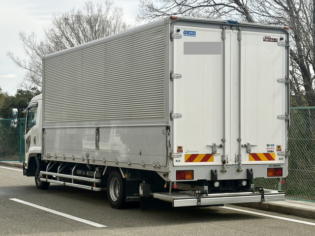 いすゞフォワードアルミウイング中型（4t）[写真02]