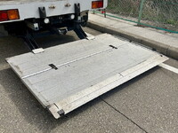 いすゞフォワードアルミウイング中型（4t）[写真22]