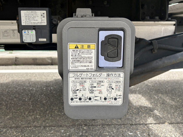 いすゞフォワードアルミウイング中型（4t）[写真22]