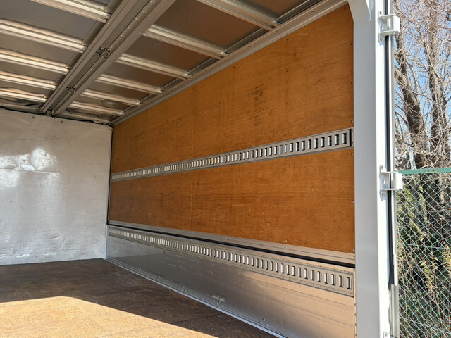 いすゞエルフアルミウイング小型（2t・3t）[写真13]