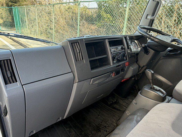 いすゞエルフアルミウイング小型（2t・3t）[写真23]