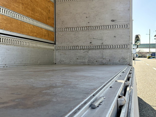 マツダタイタンアルミウイング小型（2t・3t）[写真31]