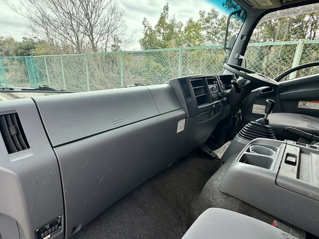 いすゞフォワードアルミウイング中型（4t）[写真14]