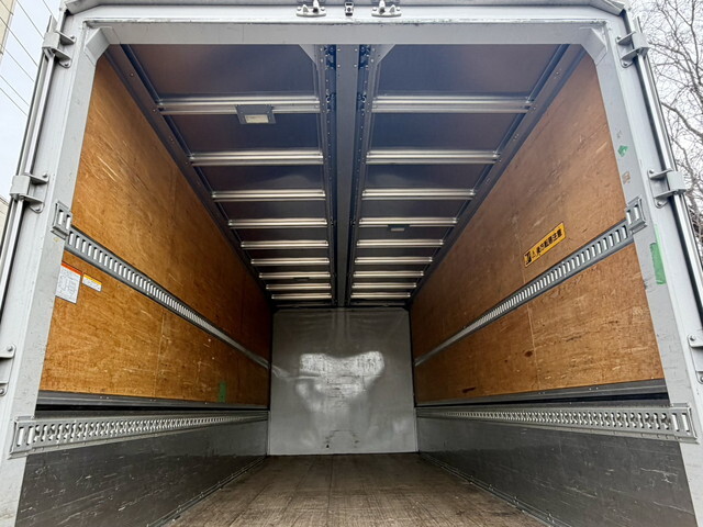 いすゞフォワードアルミウイング中型（4t）[写真21]