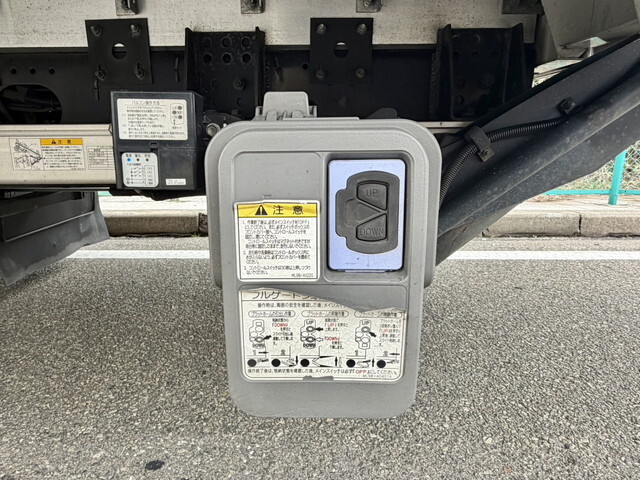 いすゞフォワードアルミウイング中型（4t）[写真25]