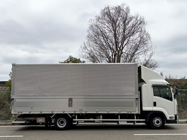 いすゞフォワードアルミウイング中型（4t）[写真07]