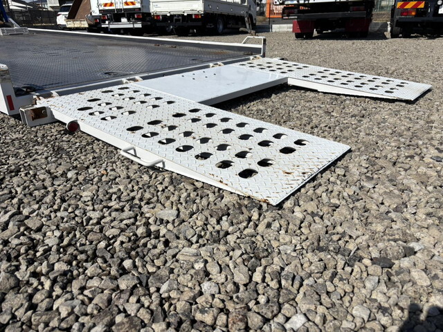 いすゞエルフセーフティローダー小型（2t・3t）[写真12]