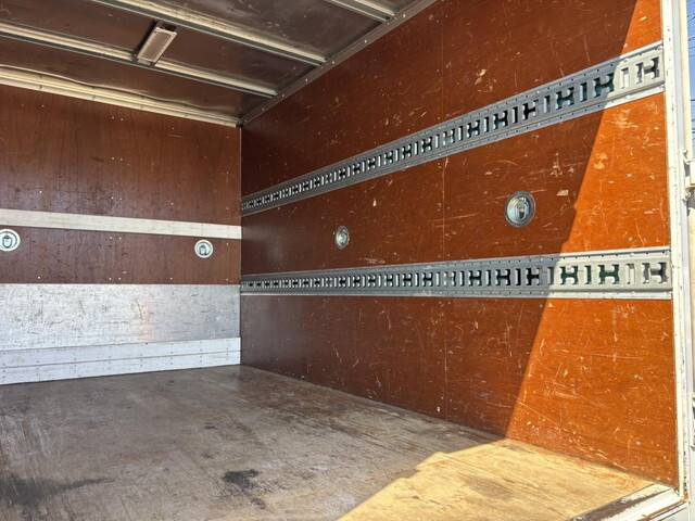 いすゞエルフアルミバン小型（2t・3t）[写真11]