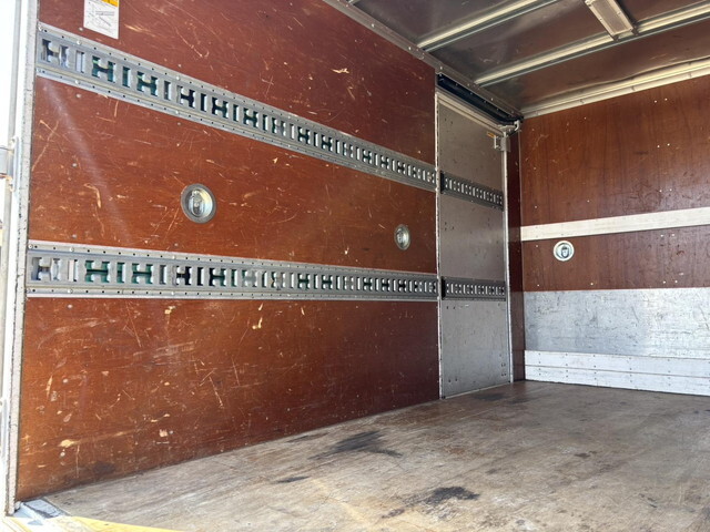 いすゞエルフアルミバン小型（2t・3t）[写真12]