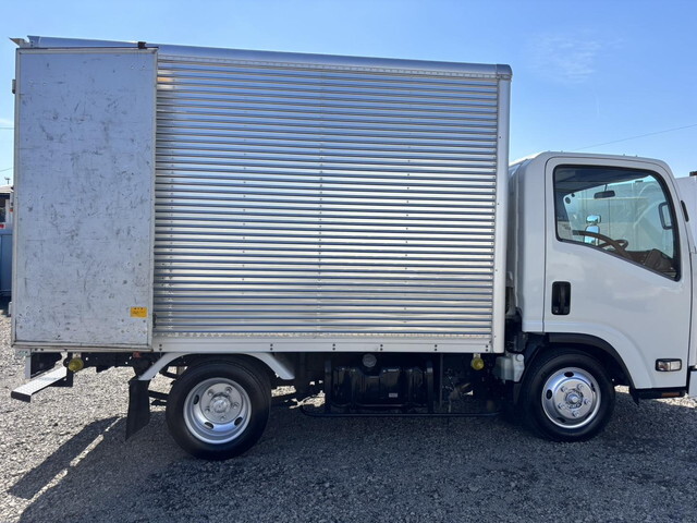 いすゞエルフアルミバン小型（2t・3t）[写真16]