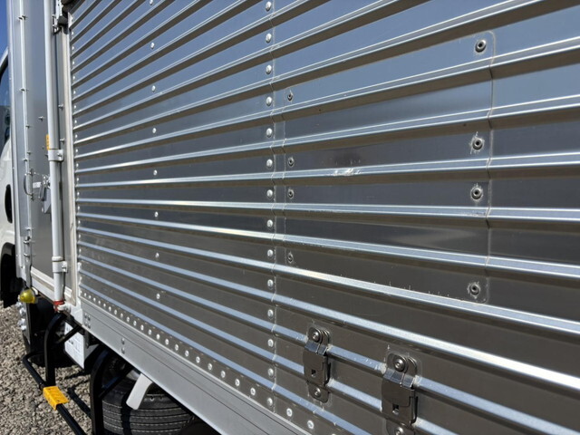 いすゞエルフアルミバン小型（2t・3t）[写真20]