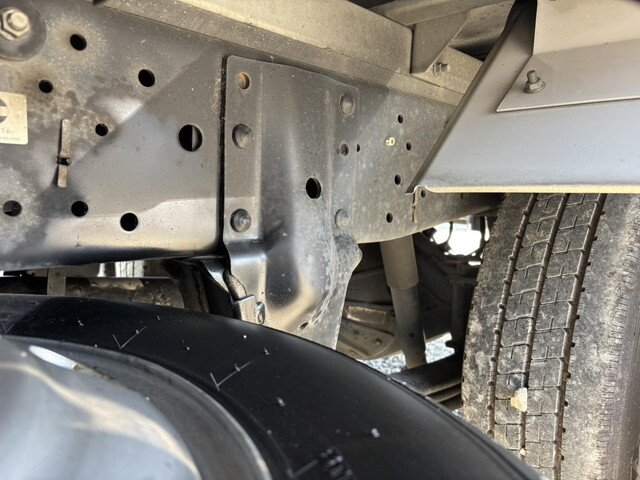 いすゞエルフアルミバン小型（2t・3t）[写真23]