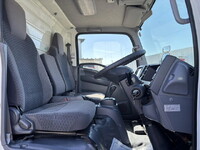 いすゞエルフアルミバン小型（2t・3t）[写真31]