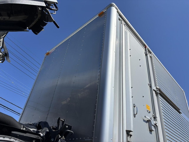 いすゞエルフアルミバン小型（2t・3t）[写真37]