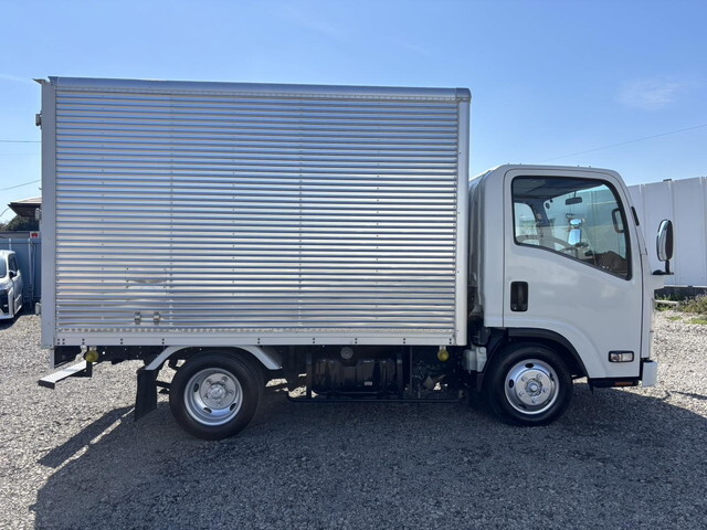 いすゞエルフアルミバン小型（2t・3t）[写真06]