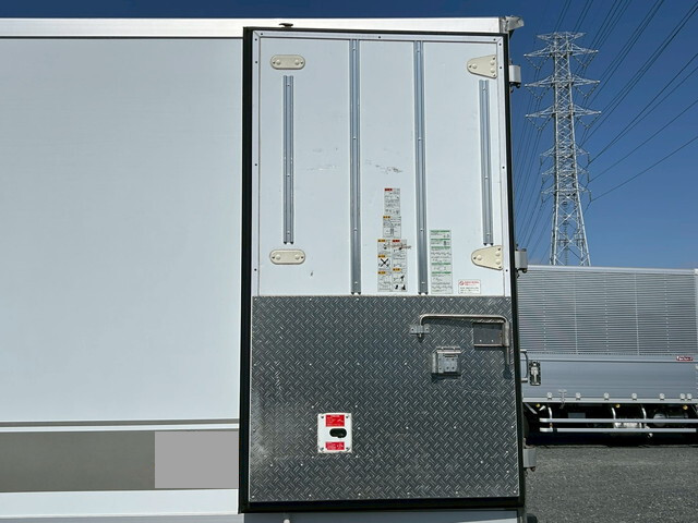 いすゞフォワード冷凍車（冷蔵車）中型（4t）[写真16]