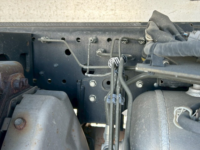 いすゞフォワード冷凍車（冷蔵車）中型（4t）[写真18]