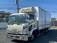 いすゞフォワード冷凍車（冷蔵車）中型（4t）[写真01]