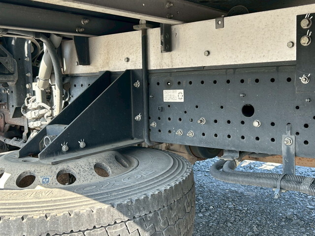 いすゞフォワード冷凍車（冷蔵車）中型（4t）[写真21]