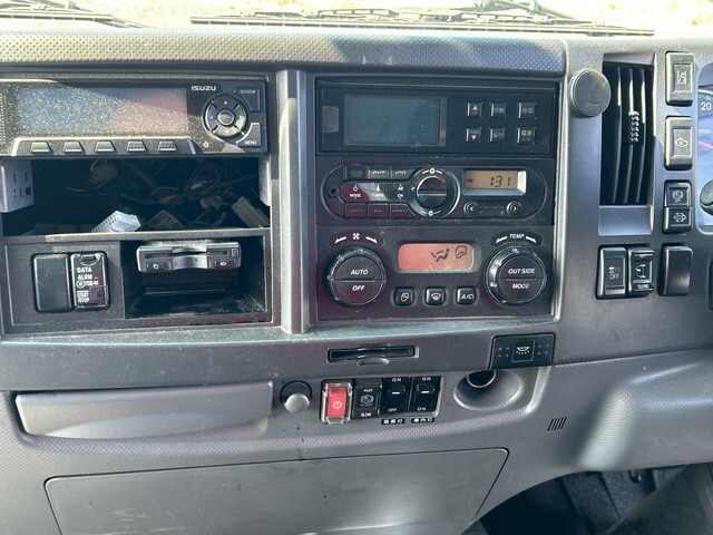 いすゞフォワード冷凍車（冷蔵車）中型（4t）[写真28]