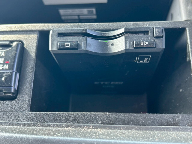 いすゞフォワード冷凍車（冷蔵車）中型（4t）[写真30]